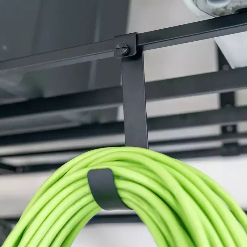 Rangement suspendu pour garage 4 pi x 8 pi avec crochets | Supporte 317,5 kg